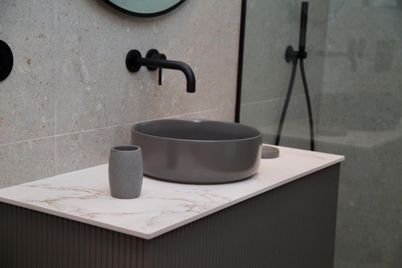 Suite 101 - 2 Bedroom Suite At Amando Perez Suites Ribadeo Εξωτερικό φωτογραφία